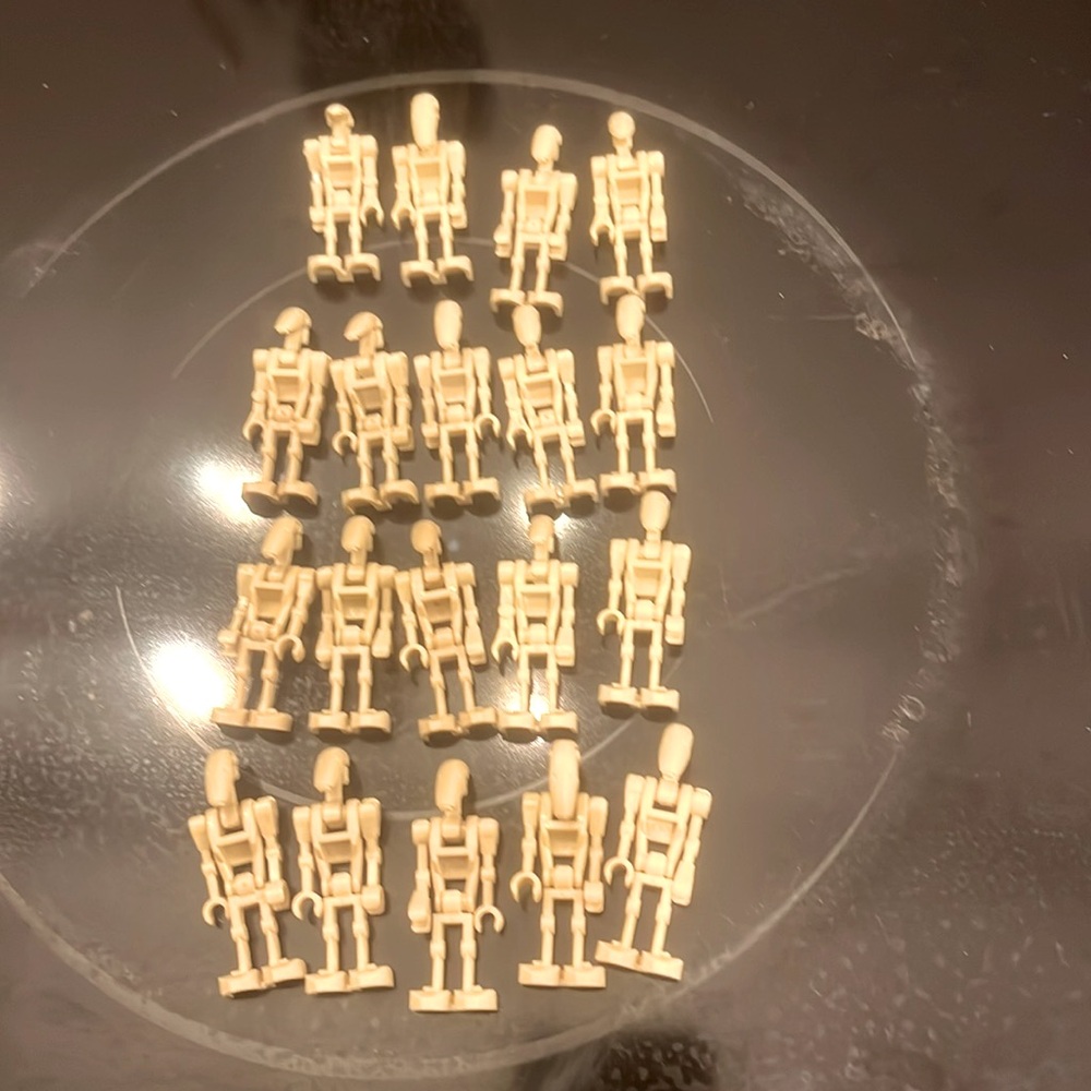 19 lego Star Wars battle droids.